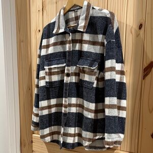 Wonen’s Fleece Plaid Button-Up Jacket